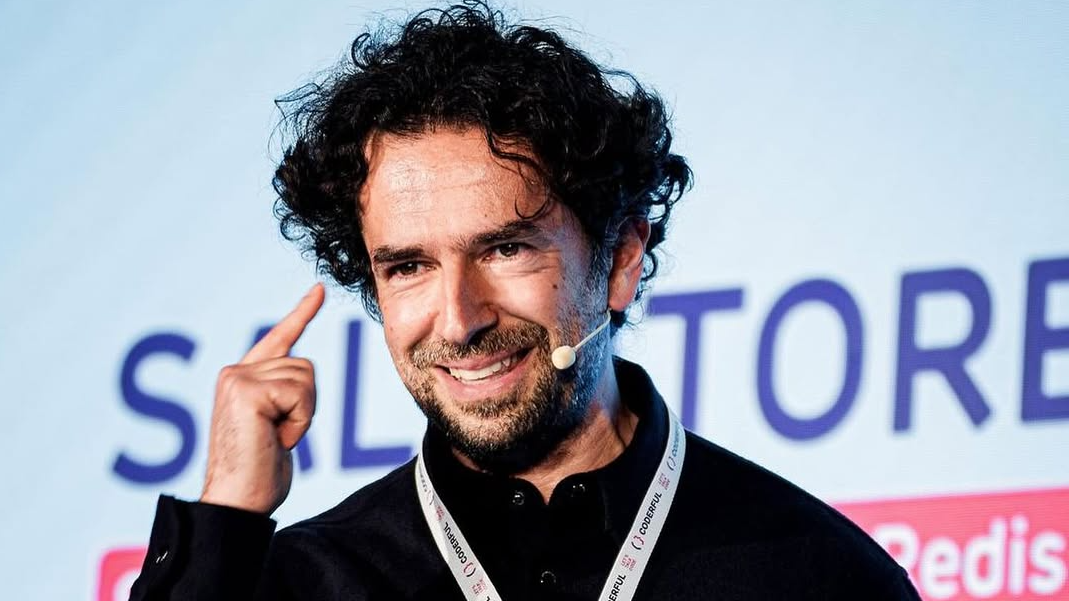 Salvatore Sanfilippo è un pioniere dell’informatica che, dalla Sicilia, ha cambiato il panorama digitale, nel mondo, per come lo conosciamo oggi. H